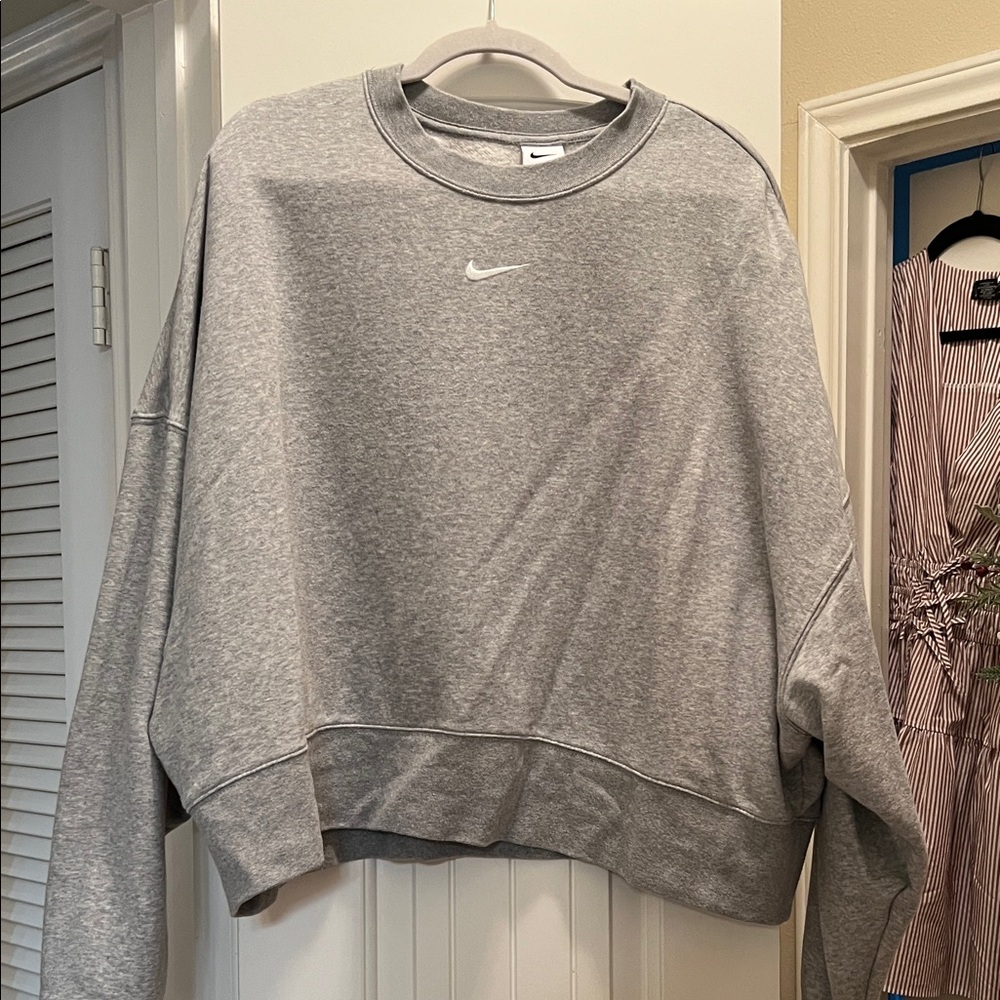 Nike Women's Heather Gray Crew Neck Sweater